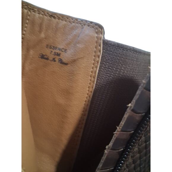 Donald Pliner Snake Print Women's size 7.5 Luxury Classy Elegant Heel  Booties - Picture 7 of 11